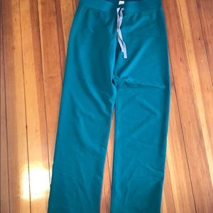 Figs Livingston pants size small Color: GREEN